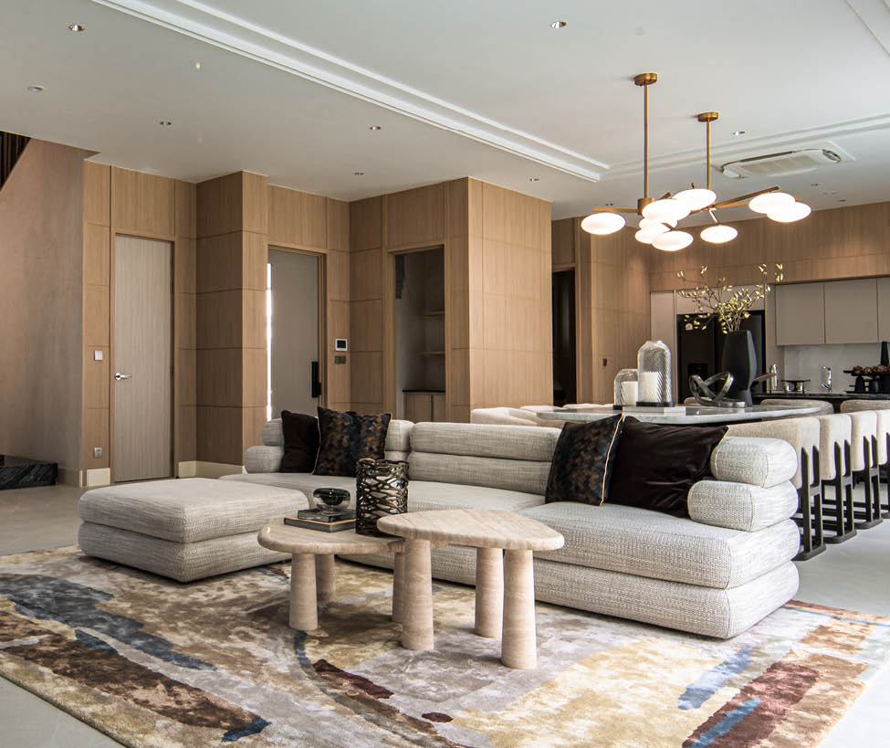 Ground-floor living room seating composition